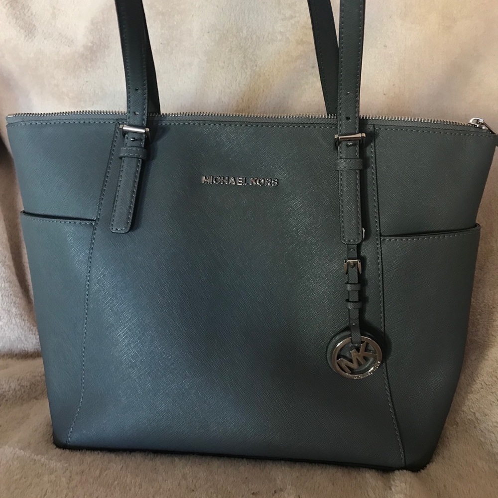 🌟Michael Kors Jet Set tote